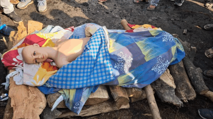 An effigy was placed on the pyre instead of the body.