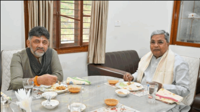 DK Shivakumar met Siddaramaiah